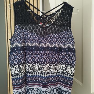 Bluza bez rukava broj 36