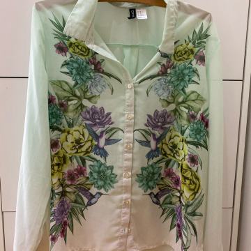 Bluza s cvijetnim uzorkom