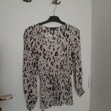 Nova bluza modernog uzorka - RESERVED