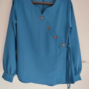 Bluza plava dugi rukav s botunima u dijagonali