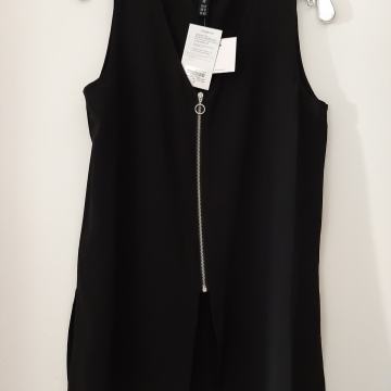 NOVA crna bluza na patent kopčanje