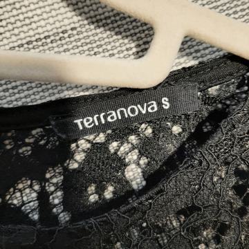 Crna čipkasta bluza