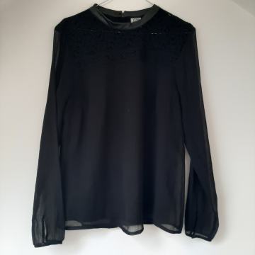 Crna košulja prozirni rukavi L VeroModa novo