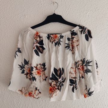 cvjetna bluza/crop top