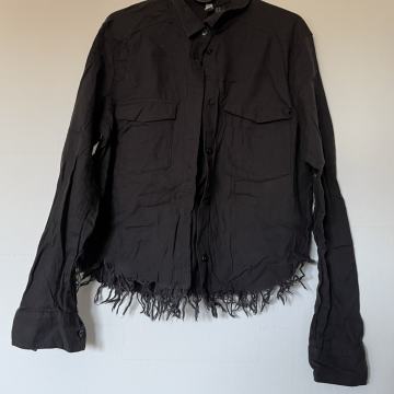 H&M crna košulja vl.38 /TOTALNA ČISTKA