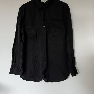 H&M košulja vl. 38 /TOTALNA ČISTKA