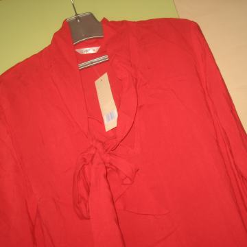 KOŠULJA CRVENA VEL. 40  NOVO