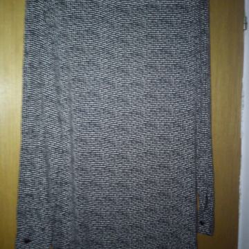 LAGANA BLUZA DUGI RUKAV 40 OKRUGLI IZREZ RASPRODAJA