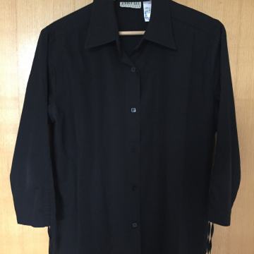 Lijepa crna košulja, S