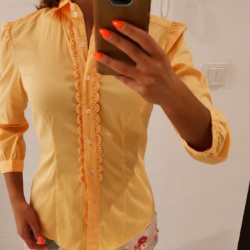 Narančasta košulja
