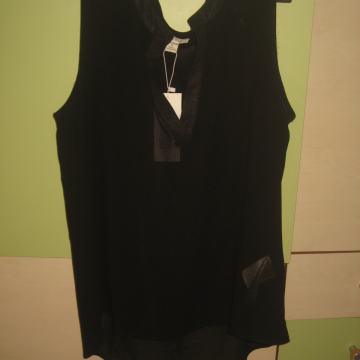 NEW YORKER CRNA BLUZA NOVO VEL. 38/40