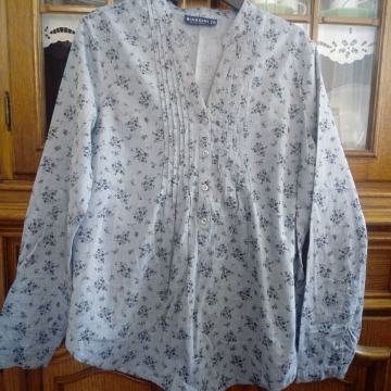 Plava cvjetna košulja