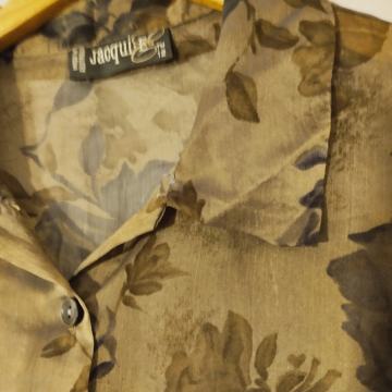 Prozračna svečana bluzica