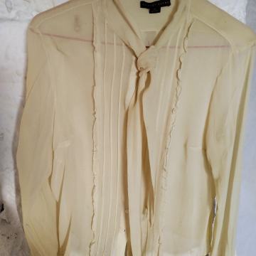 Prozračna svilena bluzica