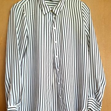 PRUGASTA H&M KOŠULJA (crno/bijela)