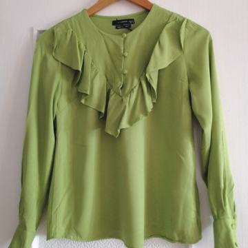 Reserved bluza s volanom - nova