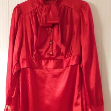 RINASCIMENTO #SATENSKA FINA CRVENA BLUZA #POSEBNE PRIGODE