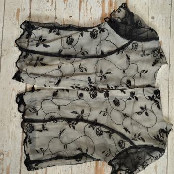 Svečana čipkasta bluza