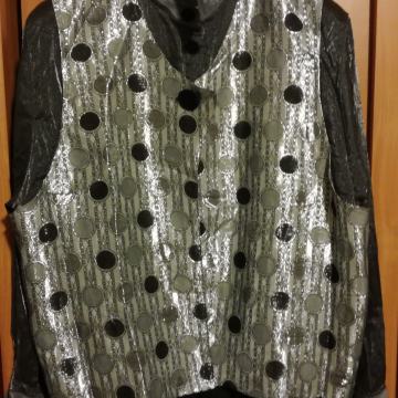 Thea plus 42 - srebrna bluza s prslukom