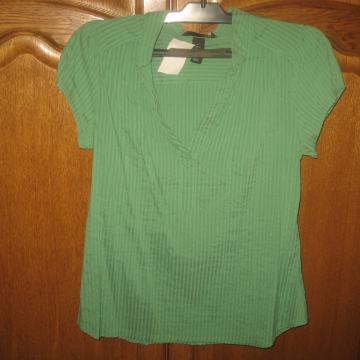 ZELENA KOŠULJA VEL. 38 NOVO