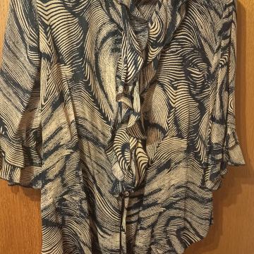 ženska košulja vel L  samo