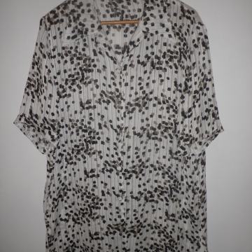 ŽENSKA LAGANA SVILENA KOŠULJA / BLUZA 46 XL