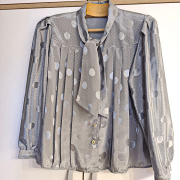 Ženska sivosrebrna svilena bluza broj L - XL