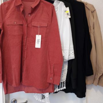 ŽENSKE BLUZE SVE PO 7 eura