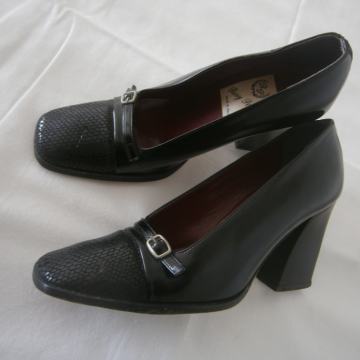 2+1 GRATIS! MODERNE CRNE KOŽNE "ROSY PELUSO" SALONKE, BR. 36