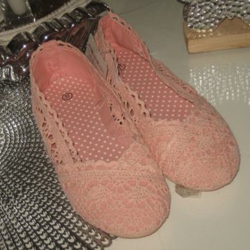 ROZA ČIPKANE CIPELE BR. 37 NOVO