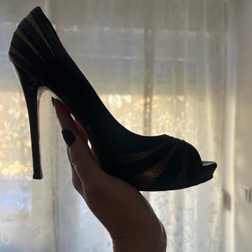 Alexander Mcqueen kožne cipele/sandale
