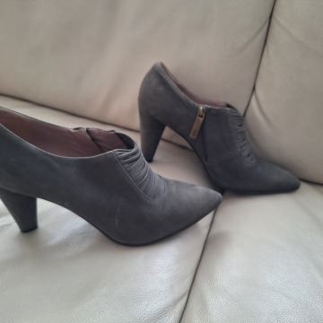 ARMANI kozne cipele br 40