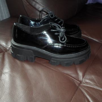 ASOS nove crne lakirane cipele br.38
