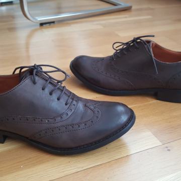 Bata kozne cipele br 39