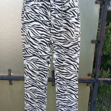 BERSHKA hlace XL - komplet