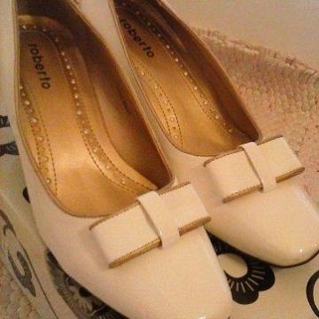 Bijele lakirane ženske cipele, Roberto, br. 39