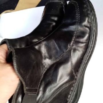 Borovo br 36 kožne kvalitetne šivane postavljene gležnjače