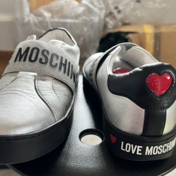 Brendirane tenisice i cizme Tommy Hillfiger, Moschino, Deni Cler xx