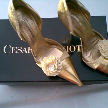 CESARE PACIOTTI  ELEGANTNA ŠTIKLA BROJ 35 -36 NOVO U KUTIJI !!