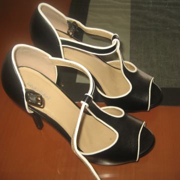 CIPELA - SANDALA BR. 36 NOVO