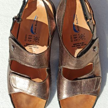 cipele br. 6 odnosno 39 sa ulošcima