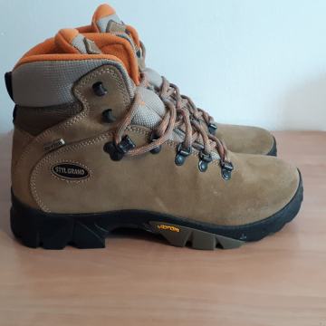 Cipele gležnjače Stylgrand