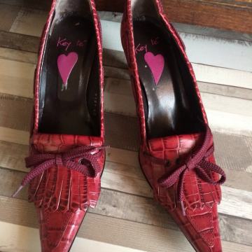 Cipele kožne lakirane br 40 novo