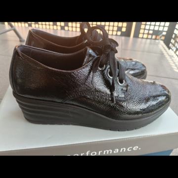 Cipele lakirane crne