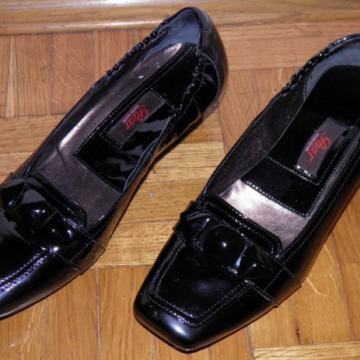 CIPELE LAKIRANE PAAR KAO NOVE