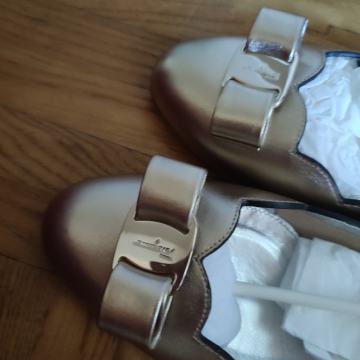 Marka koju nosi i bivša Predsjednica,salonke za posebne prigode