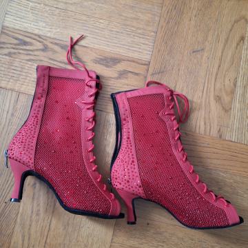 Cipele na petu s otvorenim prstima