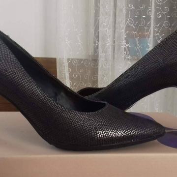 Cipele na petu, nove