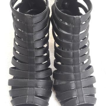 CIPELE SANDALE br. 41