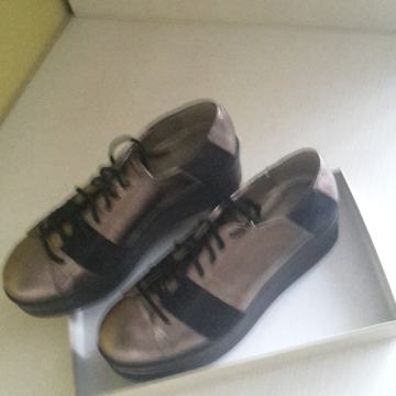 Cipele na vezanje VEL.38-koŽa novo